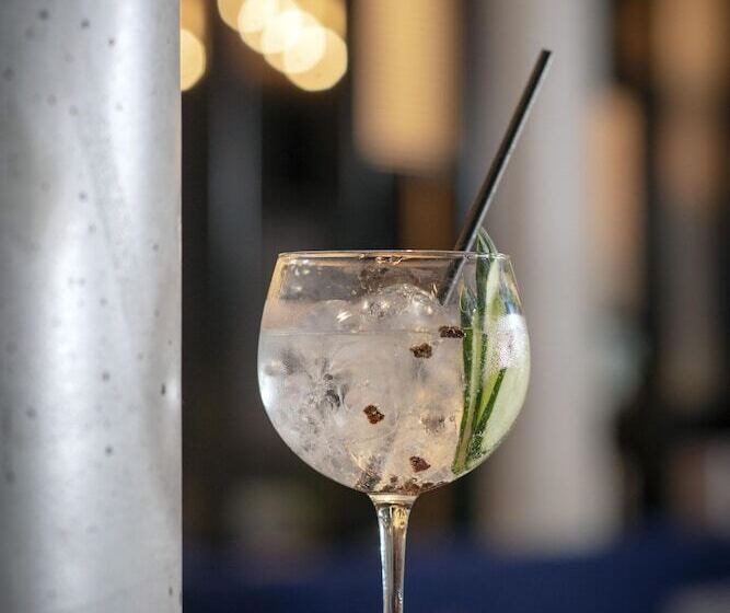 호텔 Aloft Brussels Schuman