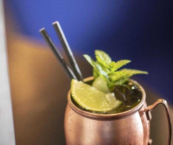 호텔 Aloft Brussels Schuman