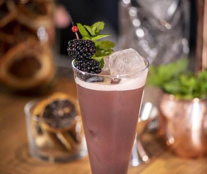 호텔 Aloft Brussels Schuman