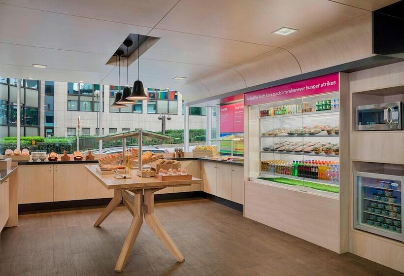 호텔 Aloft Brussels Schuman