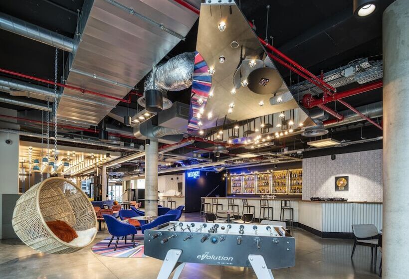 호텔 Aloft Brussels Schuman