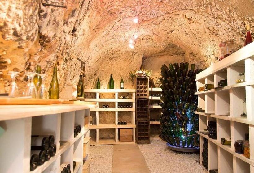 Отель B&b La Closeraie