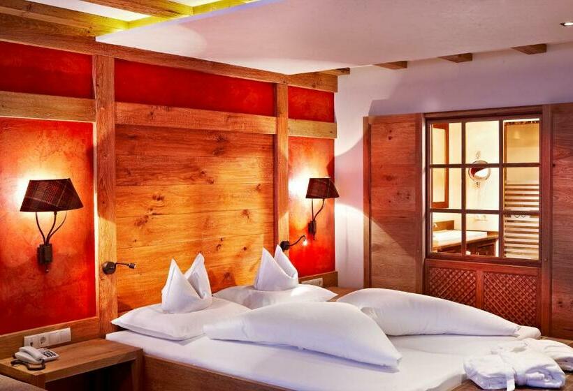 Отель Berghof Crystal Spa & Sports