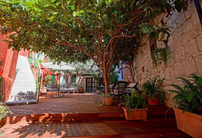 هتل Boutique Guest Accommodation Zephyrus