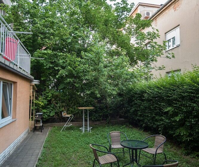 فندق Bubu Hostel