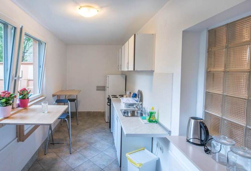 فندق Bubu Hostel