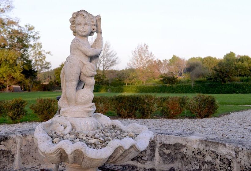 فندق Chateau De Lantic