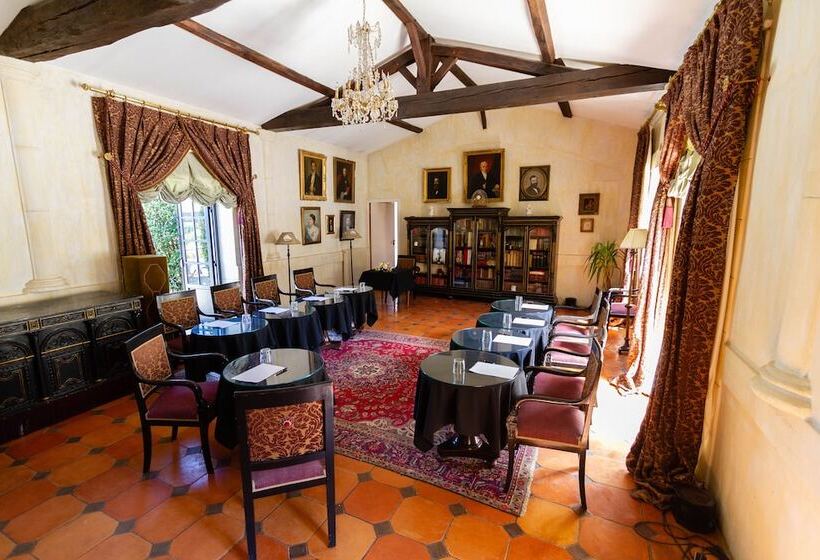 فندق Chateau De Lantic