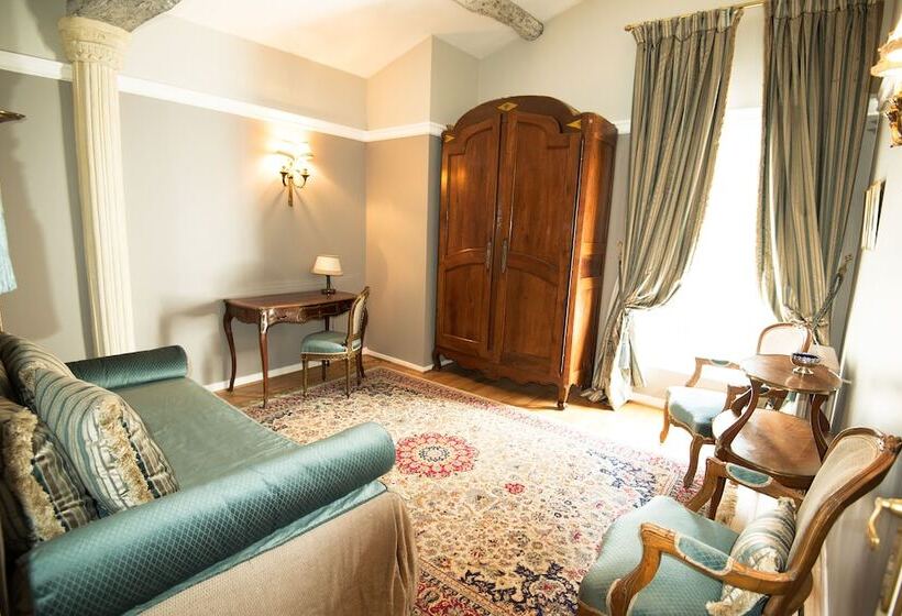 בית מלון כפרי Chateau De Lantic