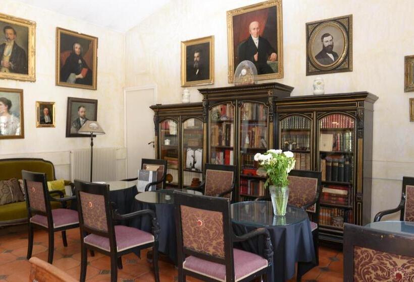 فندق Chateau De Lantic