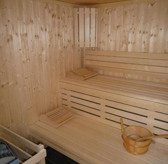 فندق Chateau De Lantic