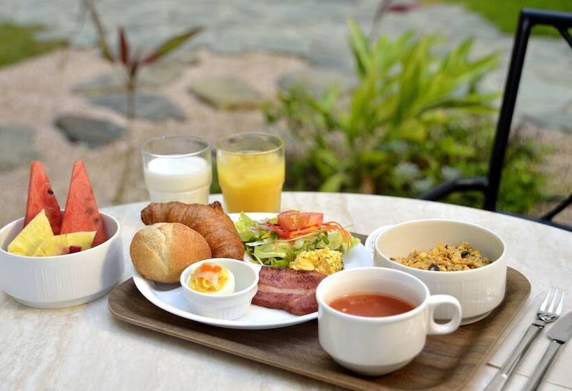 酒店 Community & Spa Naha Central