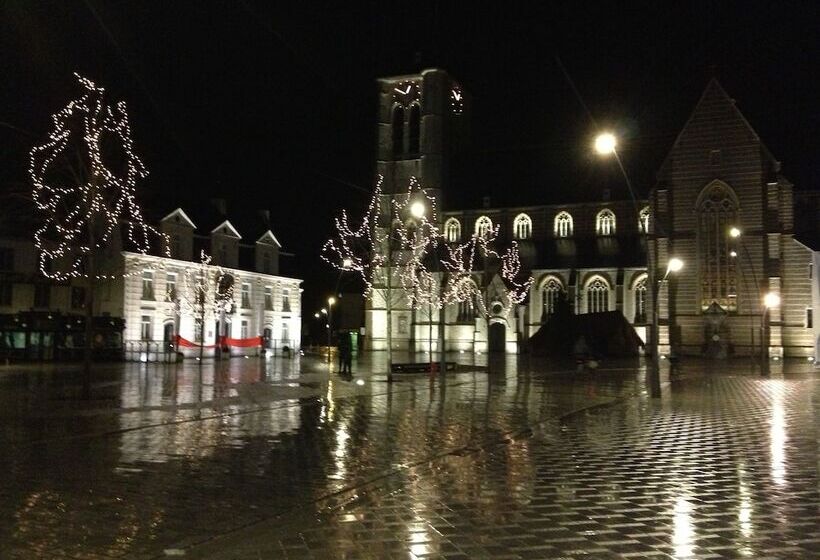 Отель Corbie Geel