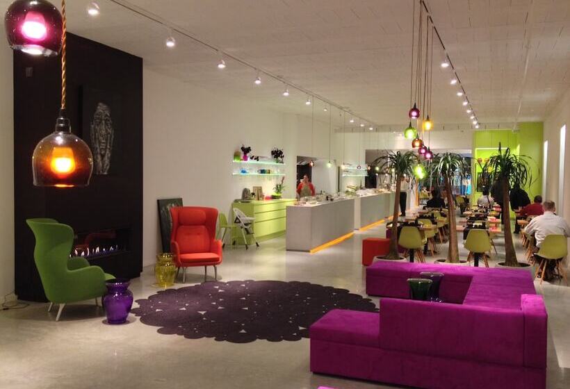 Отель Corbie Geel