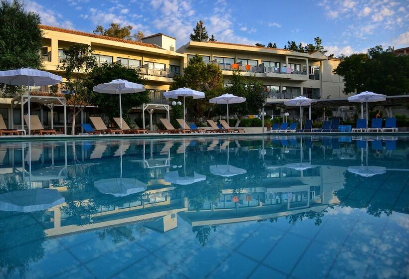 ホテル Dassia Holiday Club