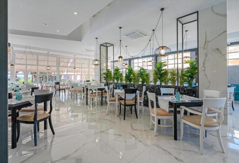 Отель Delfina Tropic Beach