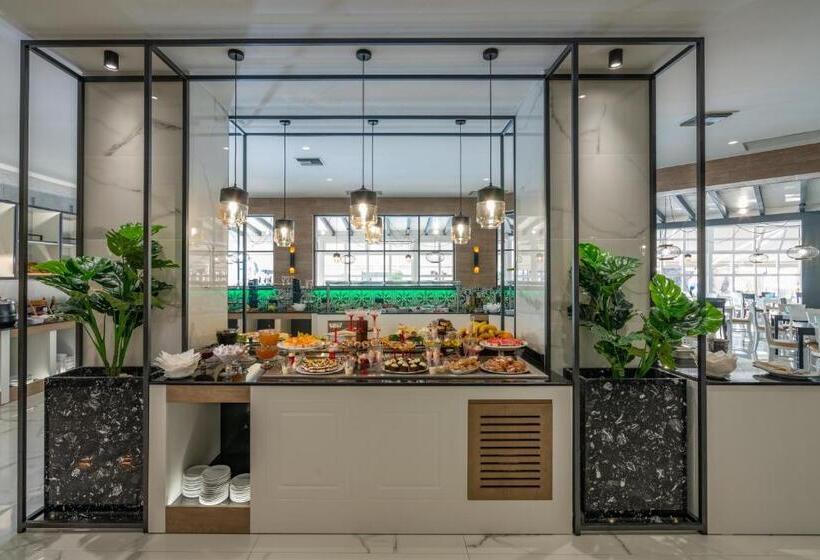 Отель Delfina Tropic Beach