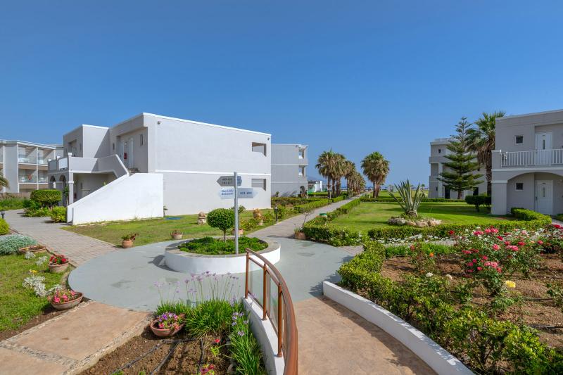 Отель Delfina Tropic Beach