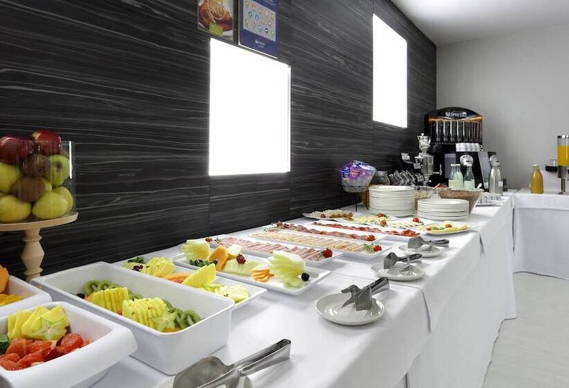 هتل Eurostars Arenas De Pinto