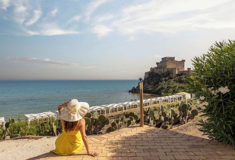 בית מלון כפרי Falconara Greenblu Resort