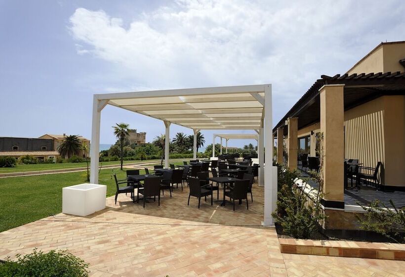 בית מלון כפרי Falconara Greenblu Resort