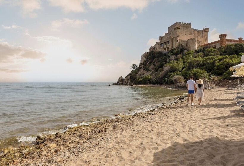 בית מלון כפרי Falconara Greenblu Resort