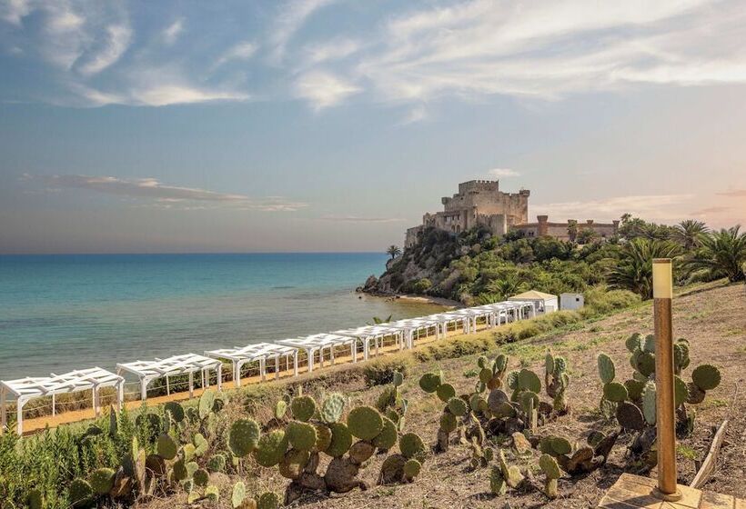 בית מלון כפרי Falconara Greenblu Resort