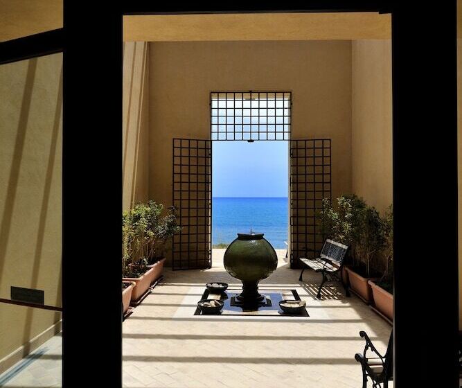 בית מלון כפרי Falconara Greenblu Resort