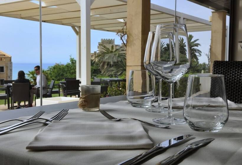 בית מלון כפרי Falconara Greenblu Resort