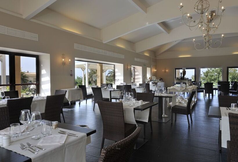 בית מלון כפרי Falconara Greenblu Resort