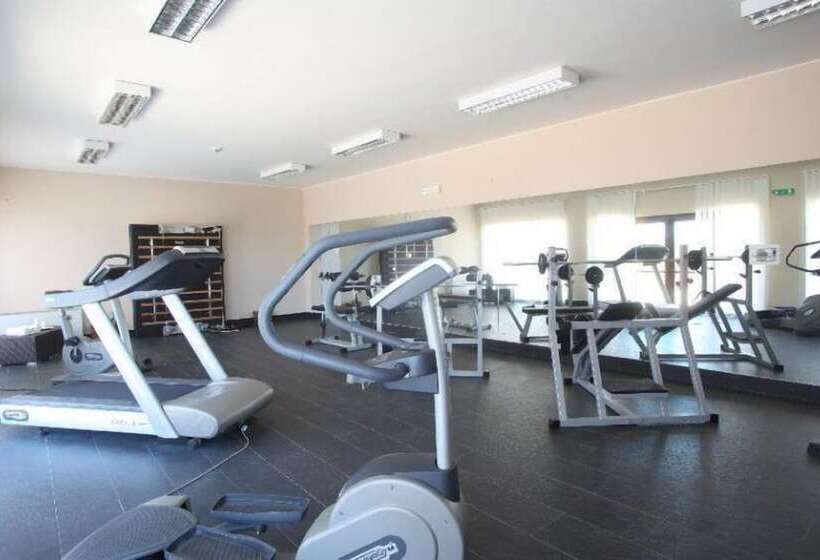 בית מלון כפרי Falconara Greenblu Resort