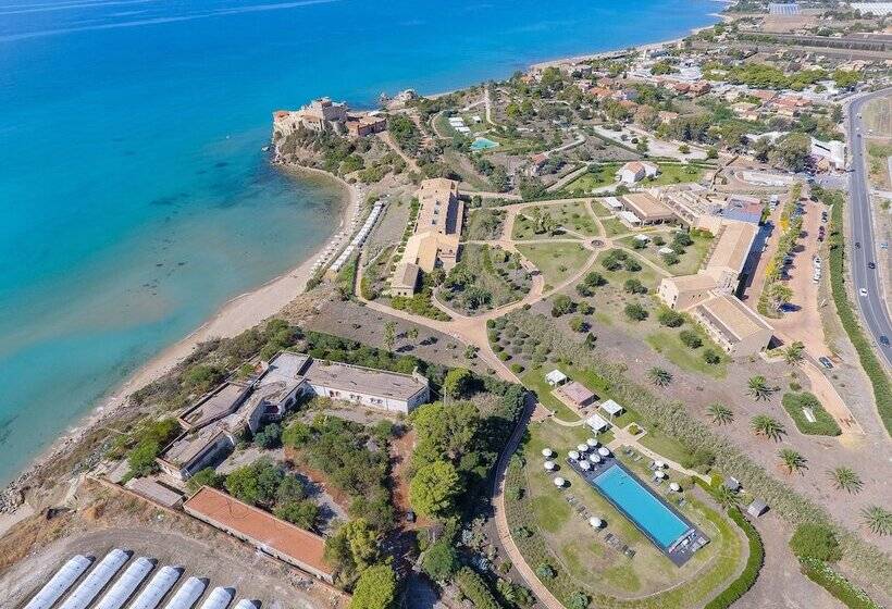 בית מלון כפרי Falconara Greenblu Resort