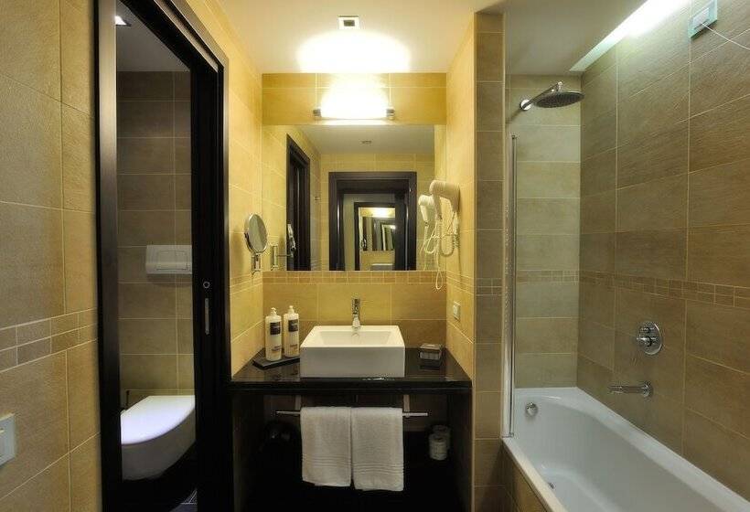 בית מלון כפרי Falconara Greenblu Resort