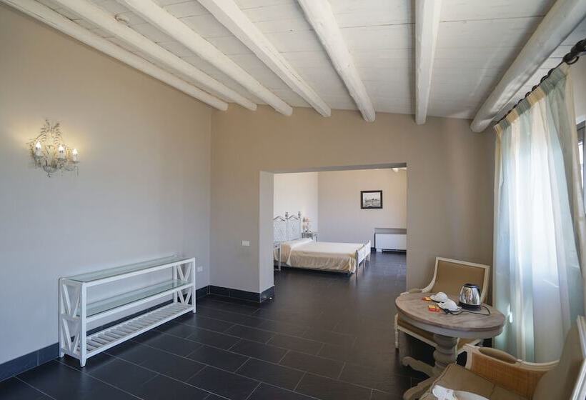 בית מלון כפרי Falconara Greenblu Resort