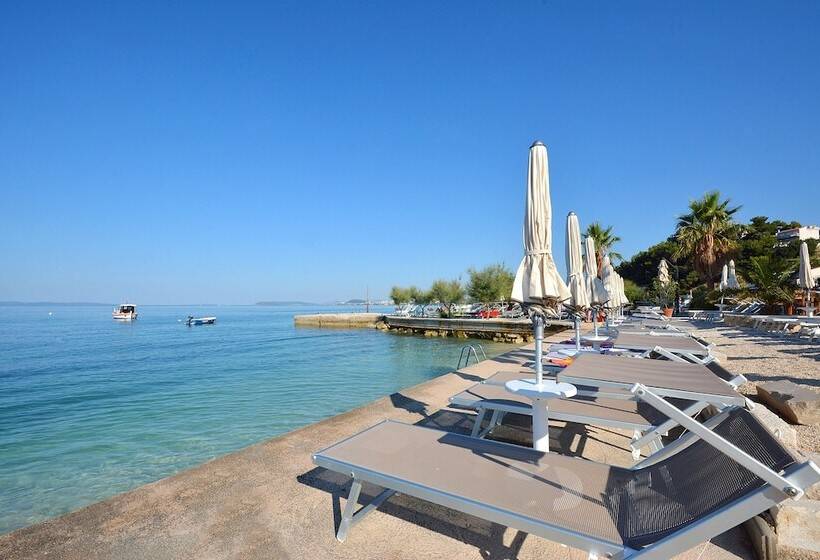 בית מלון כפרי Gala Split