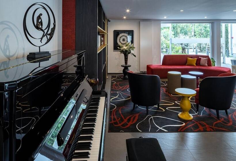 هتل Hôtel Garrigae Villa La Florangerie   Spa & Piscine