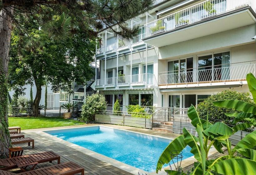 هتل Hôtel Garrigae Villa La Florangerie   Spa & Piscine