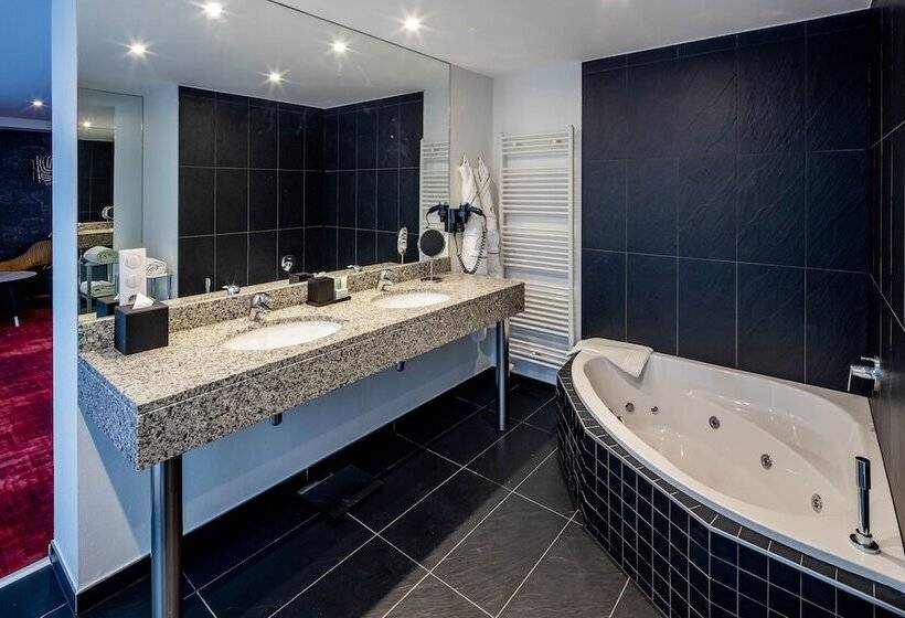 هتل Hôtel Garrigae Villa La Florangerie   Spa & Piscine