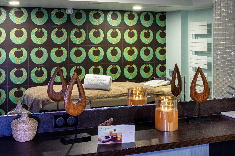 هتل Hôtel Garrigae Villa La Florangerie   Spa & Piscine