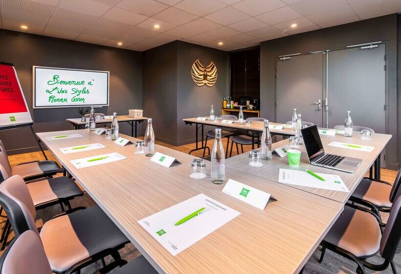 Отель Ibis Styles Rennes Cesson