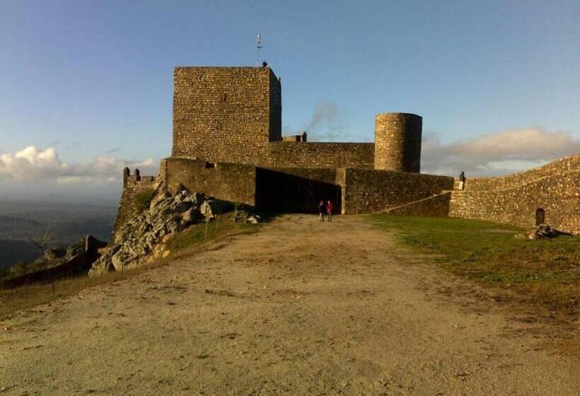 ホテル Inatel Castelo De Vide