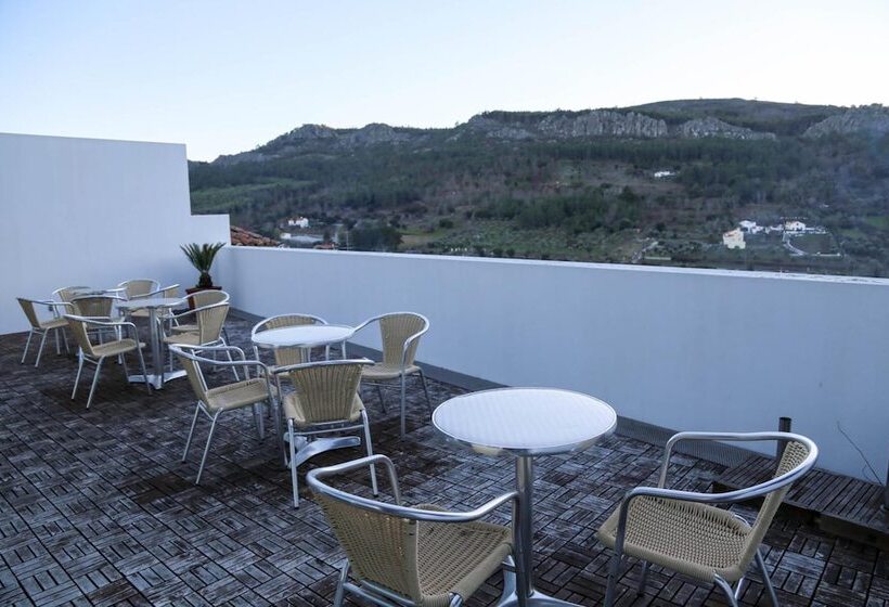 ホテル Inatel Castelo De Vide