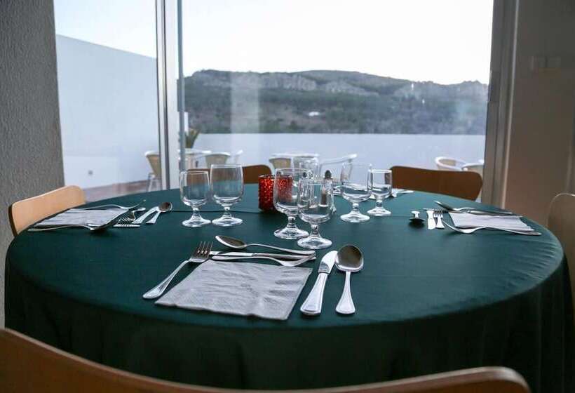 ホテル Inatel Castelo De Vide