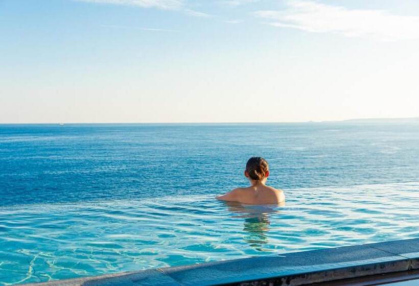 בית מלון כפרי Inatoriso