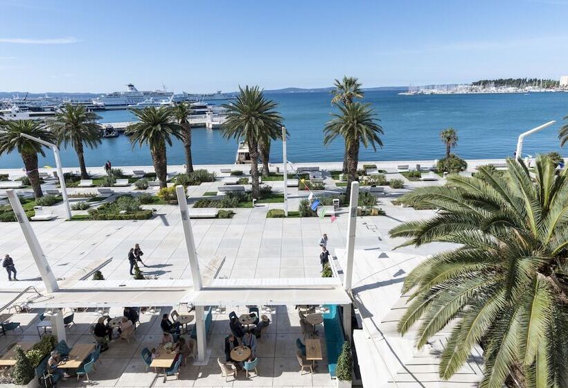 فندق Kastel 1700