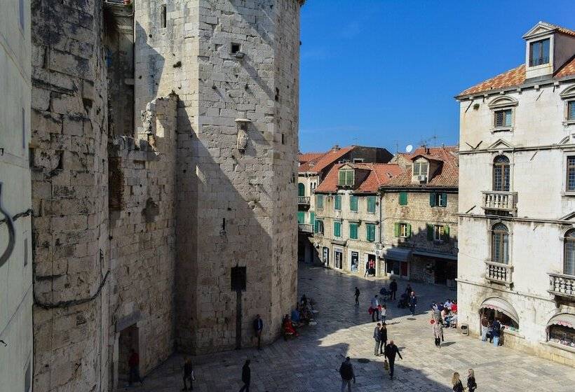 فندق Kastel 1700