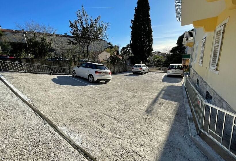 فندق Kastel 1700