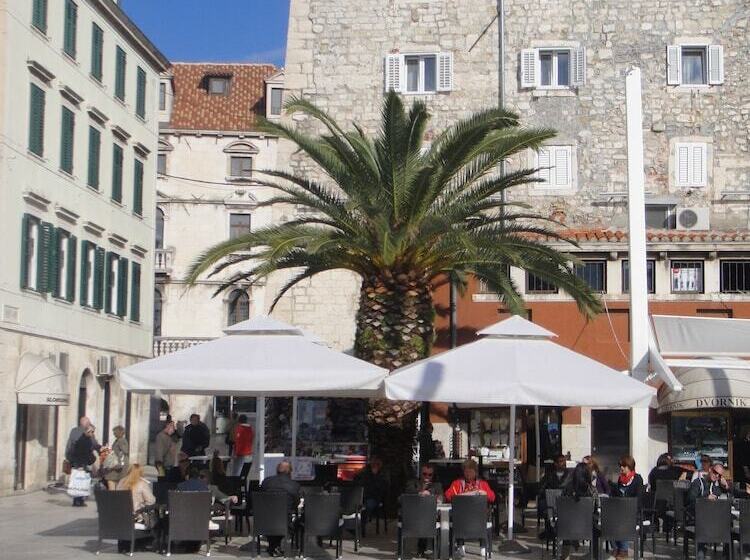 فندق Kastel 1700