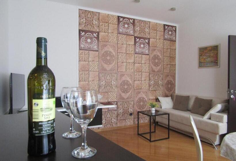 فندق Kastel 1700