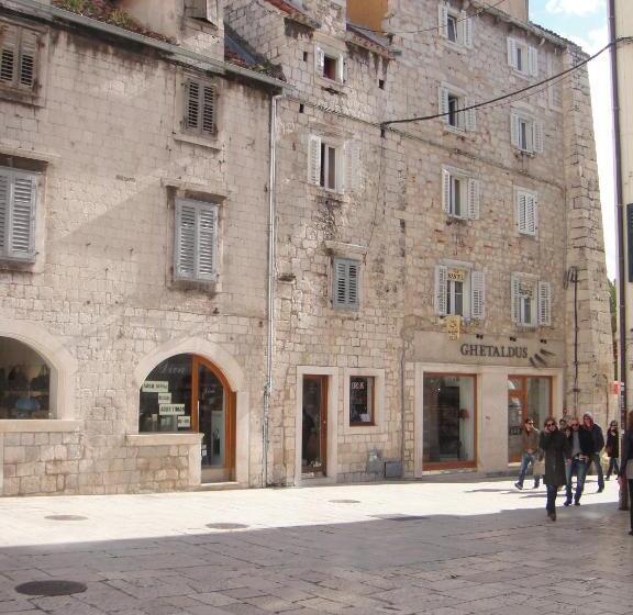 فندق Kastel 1700